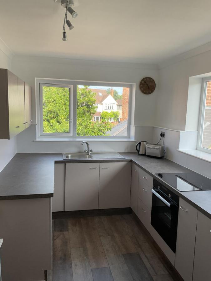 Large 2-Bedroom Maisonette With Free Parking Τουίκενχαμ Εξωτερικό φωτογραφία