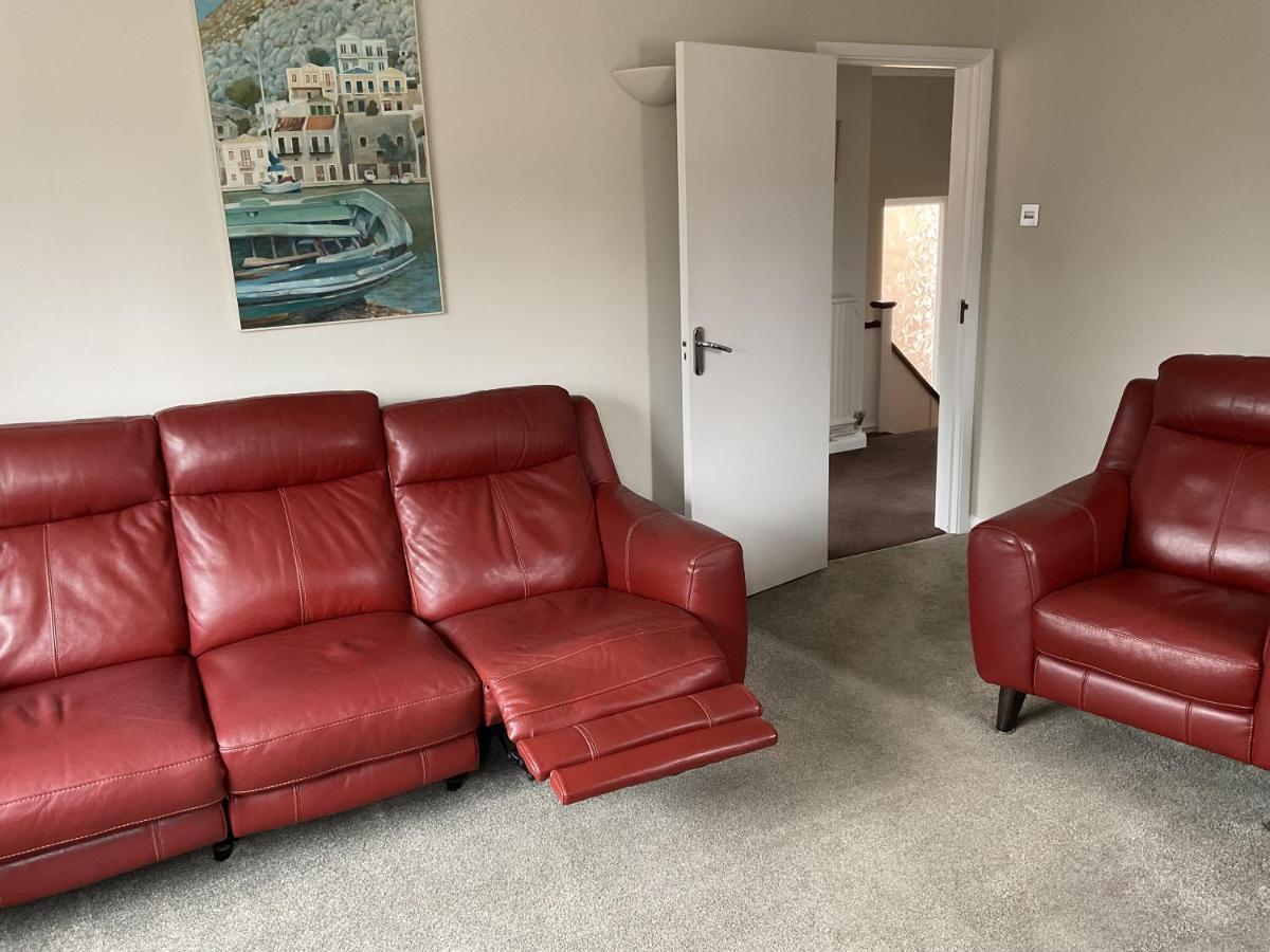 Large 2-Bedroom Maisonette With Free Parking Τουίκενχαμ Εξωτερικό φωτογραφία