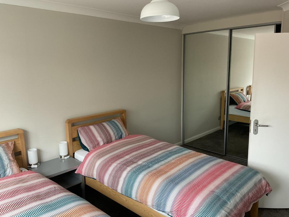 Large 2-Bedroom Maisonette With Free Parking Τουίκενχαμ Εξωτερικό φωτογραφία